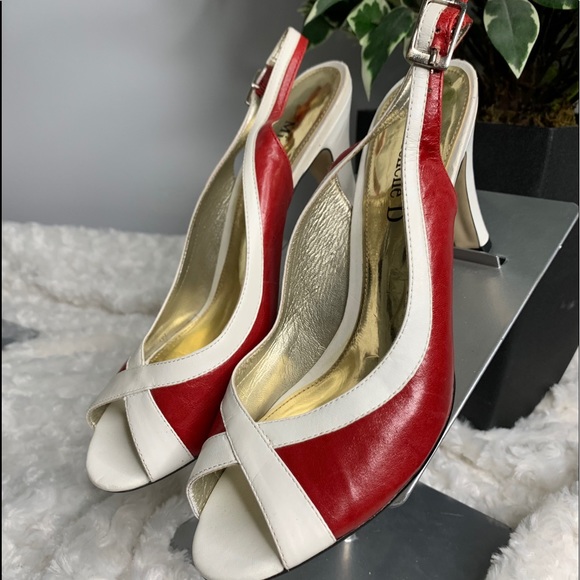 Michelle D Shoes - Michelle D sling back sandals size 7M